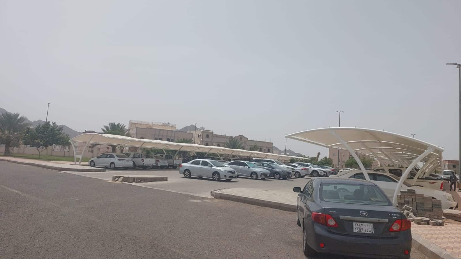 مشاريع مظلات مواقف سيارات